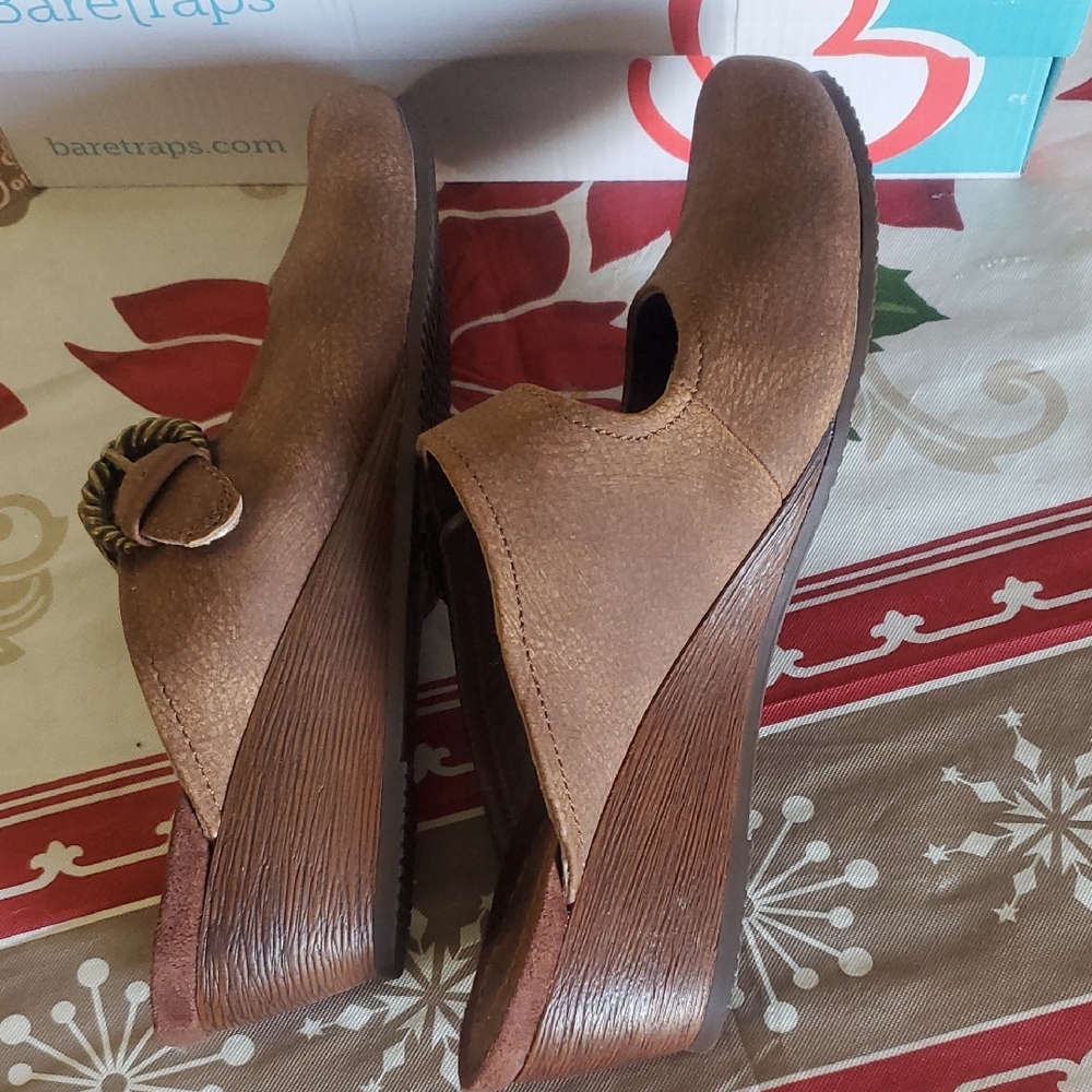 BareTraps Women's Tan Mules with Decorative Buckle - Picture 4 of 7